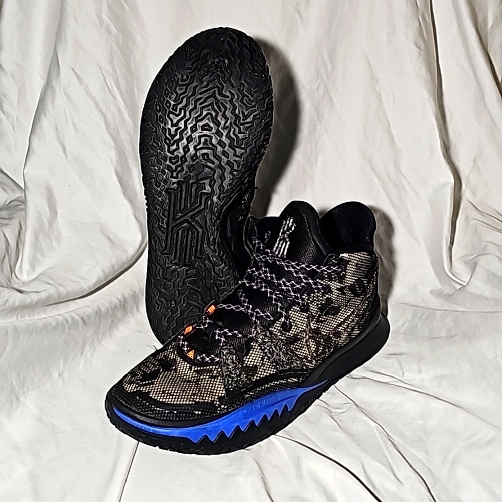 GENTLY USED - Men's Nike Air Zoom Kyrie 7 "Grind" - Black/Blue - Size 11